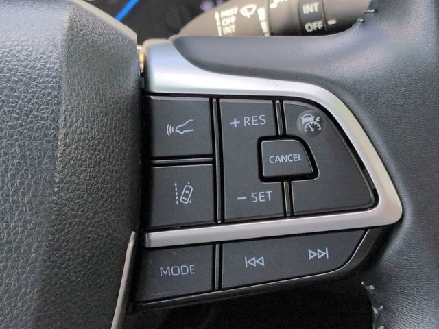 Certified 2024 Toyota Highlander XLE FWD image 26