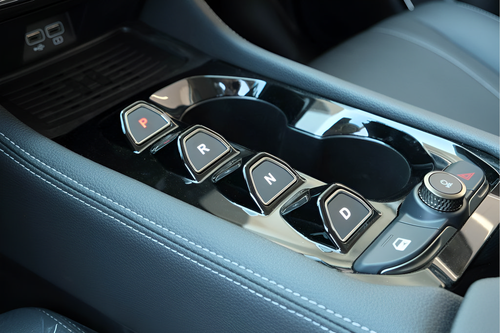 New 2025 VinFast VF 8 Eco AWD/4WD image 17