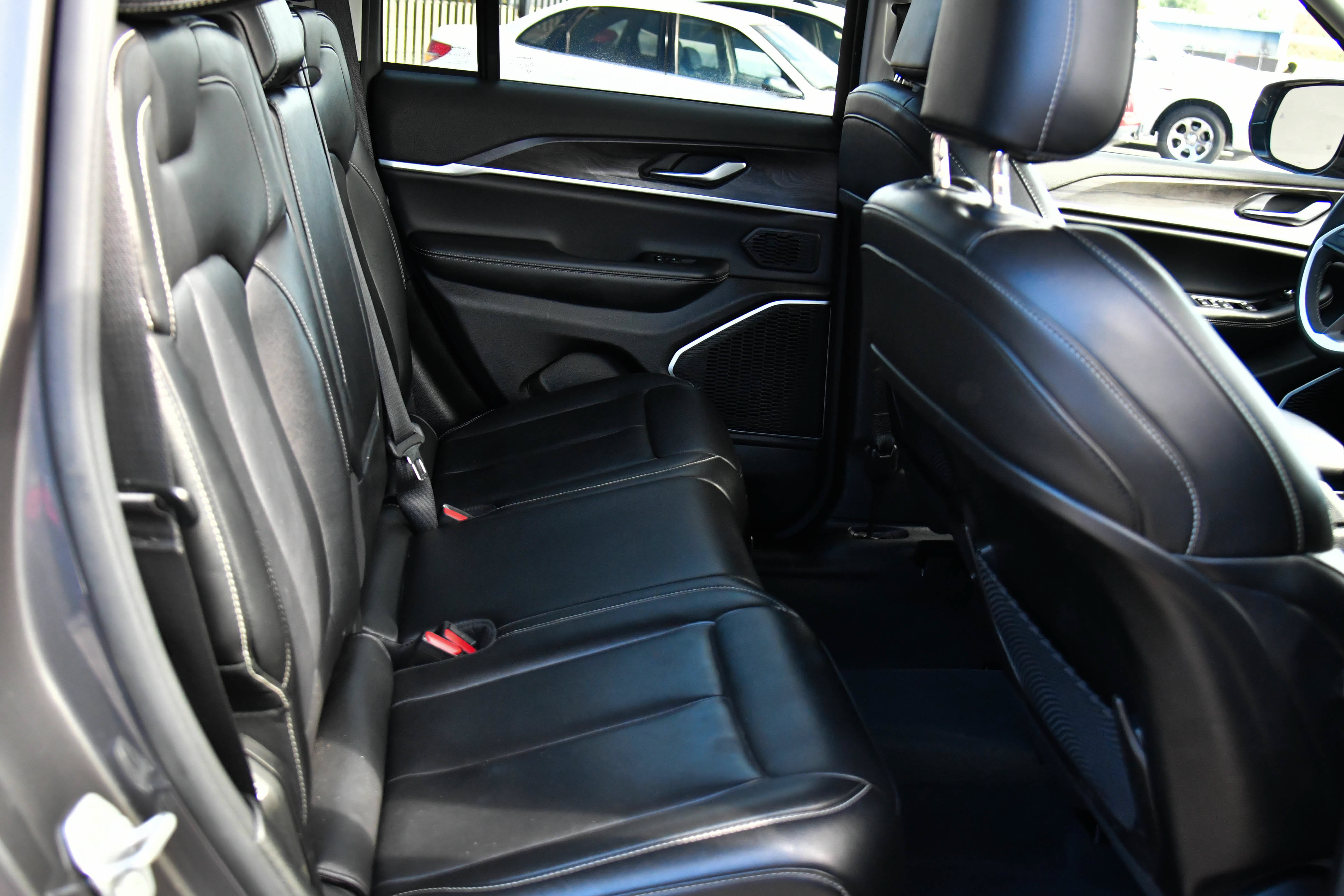 Used 2022 Jeep Grand Cherokee Limited 4xe w/ MOPAR Finishing Package AWD/4WD image 50