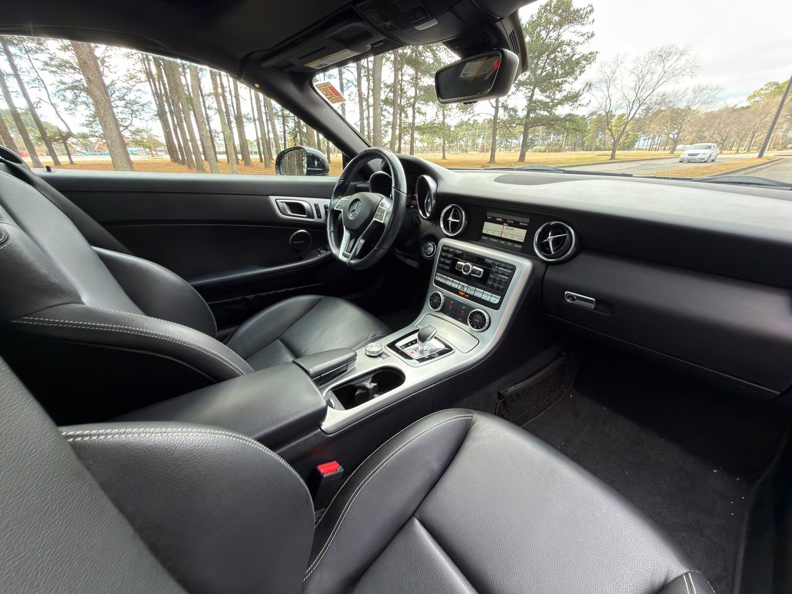 Used 2016 Mercedes-Benz SLK 300 image 11