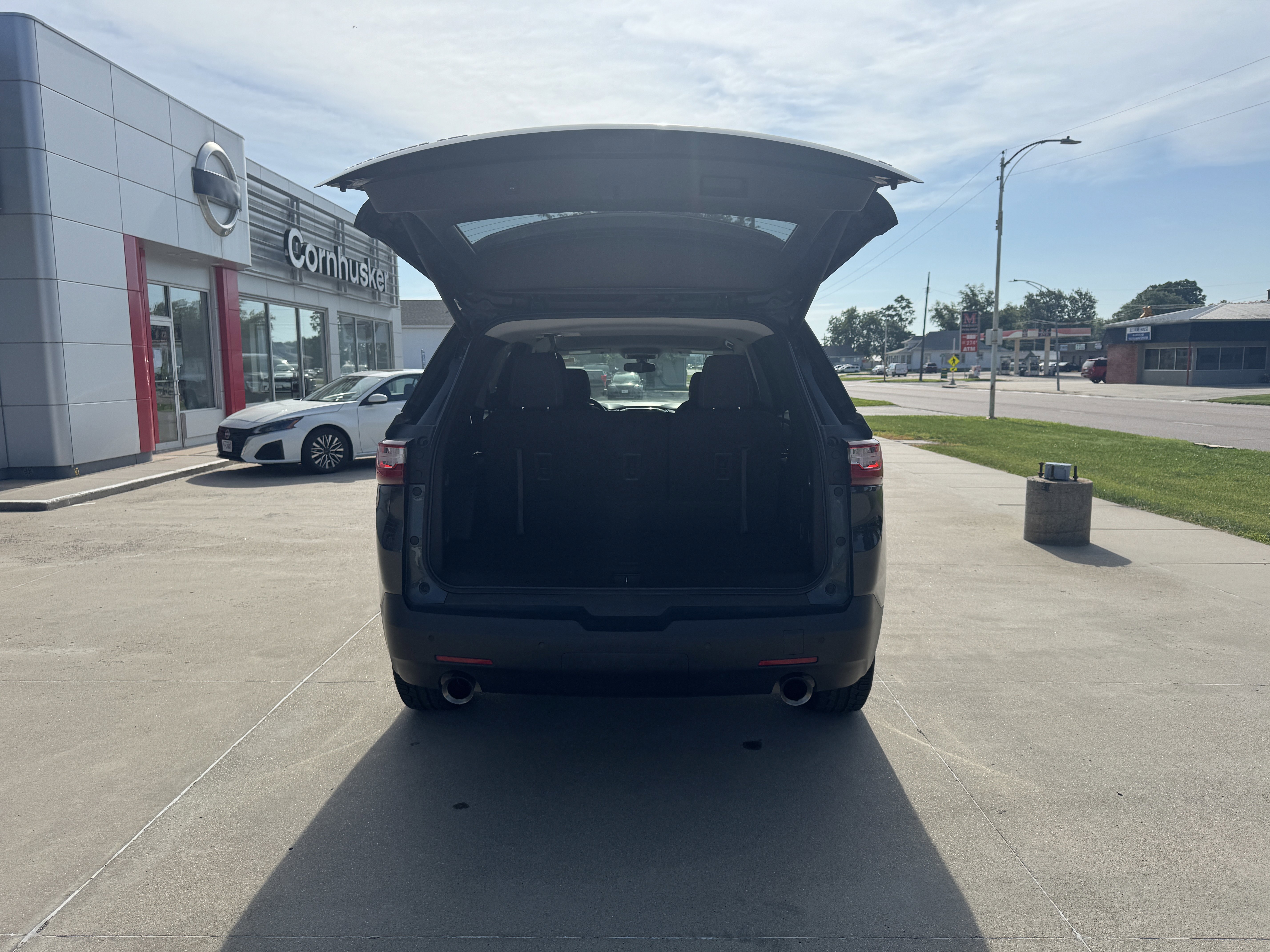 Used 2020 Chevrolet Traverse LT image 8