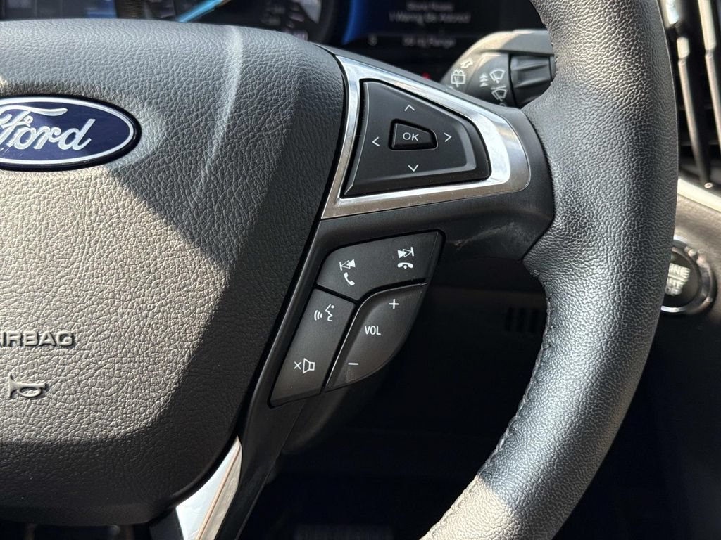 Used 2023 Ford Edge SEL AWD/4WD image 9