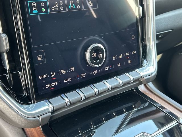 Used 2025 GMC Yukon XL Denali AWD/4WD image 28