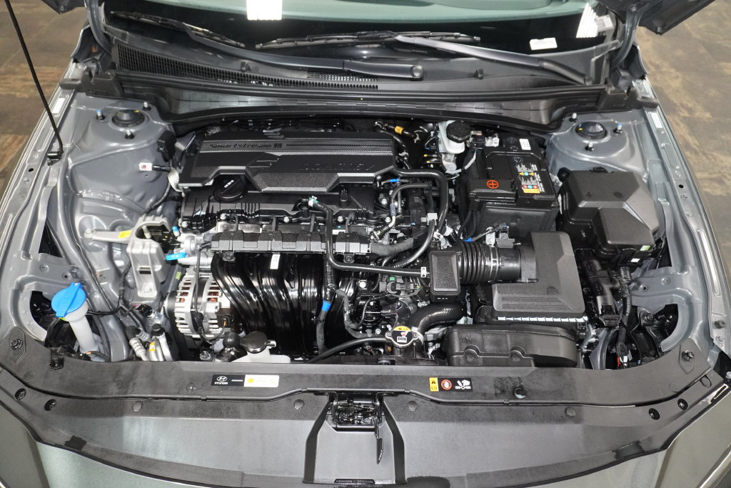 Certified 2026 Hyundai Elantra Sport FWD image 11