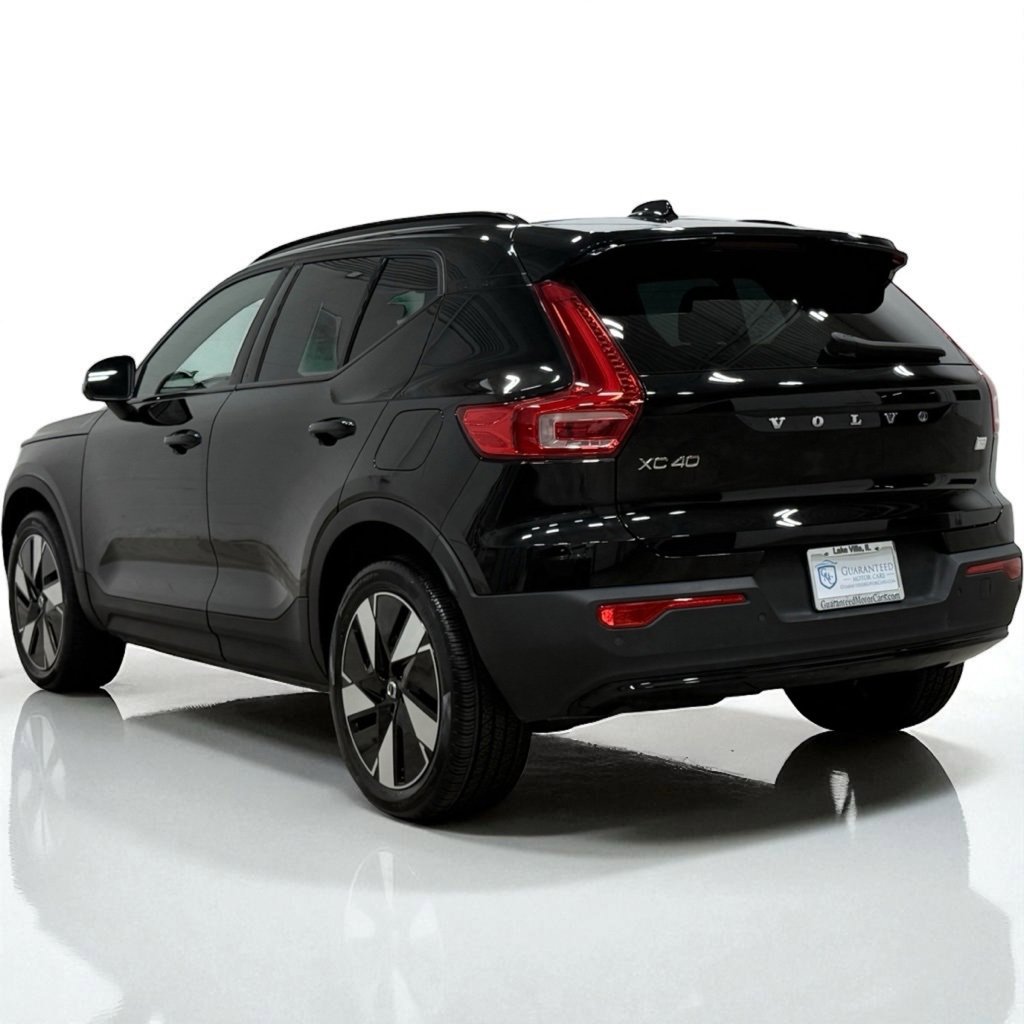 Used 2024 Volvo XC40 Recharge Core w/ Protection Package Premier image 11