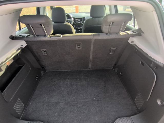 Used 2021 Chevrolet Trax LS image 25