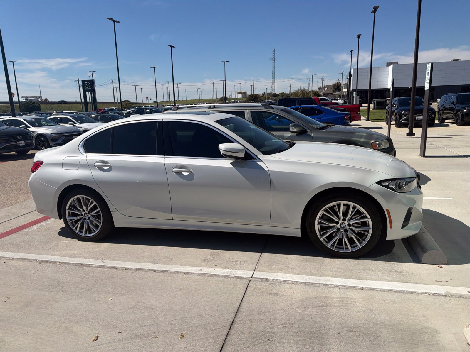 Used 2024 BMW 330i Sedan w/ Convenience Package RWD image 4