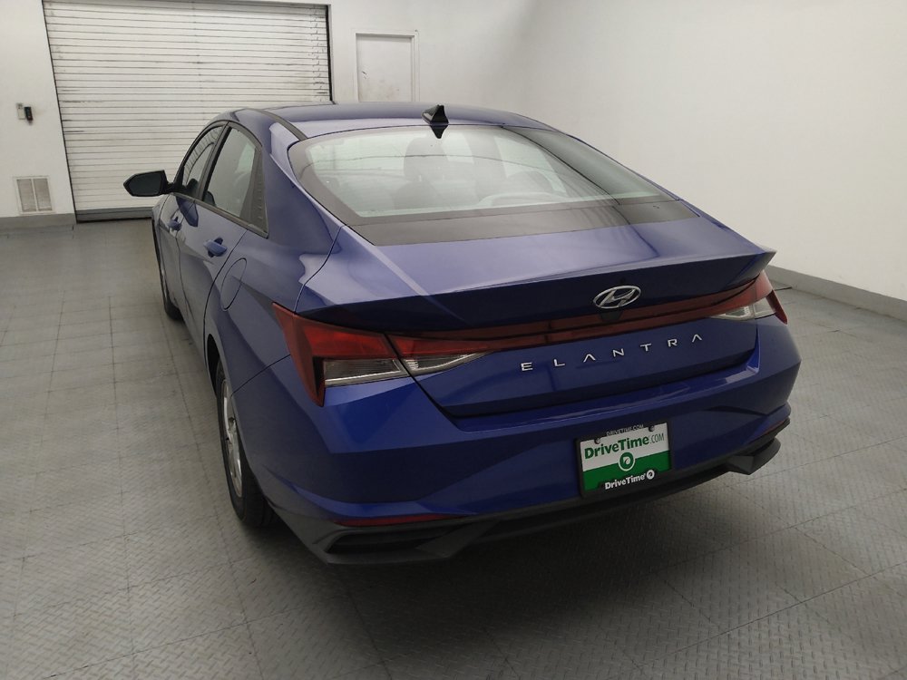 Used 2021 Hyundai Elantra SE FWD image 6
