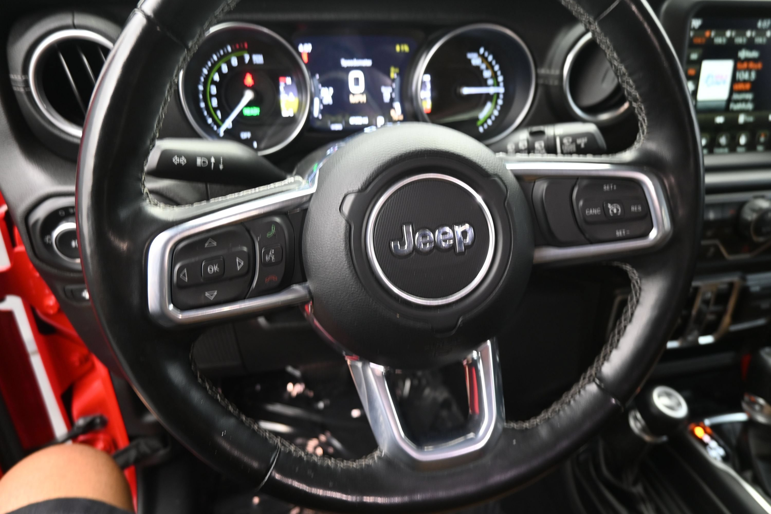 Used 2022 Jeep Wrangler Unlimited Sahara w/ Cold Weather Group AWD/4WD image 22