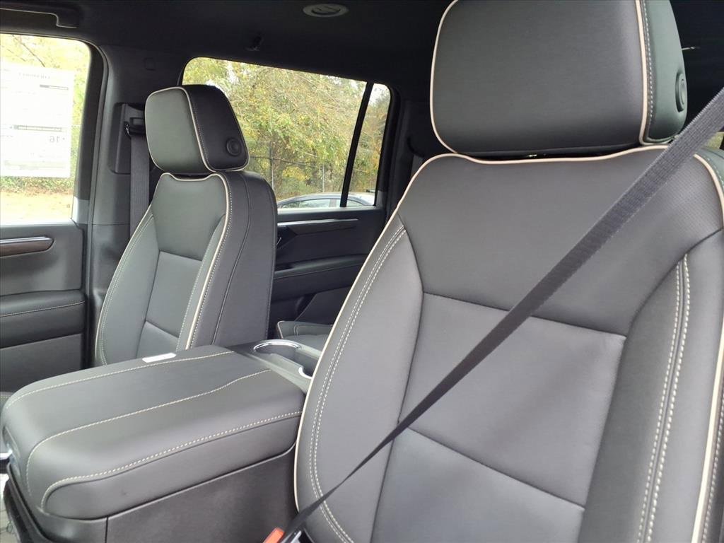 New 2026 Chevrolet Suburban Premier image 9