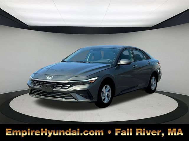 New 2025 Hyundai Elantra SE