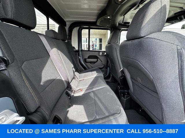 Used 2025 Jeep Gladiator Sport AWD/4WD image 21
