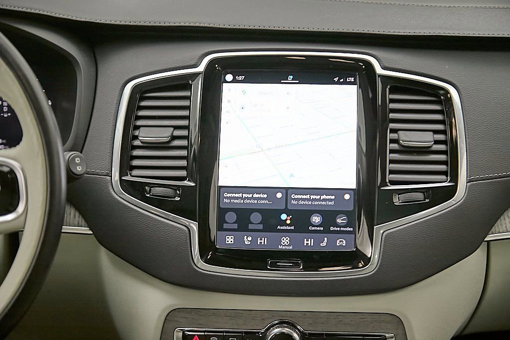 Certified 2023 Volvo XC90 T8 Ultimate image 31