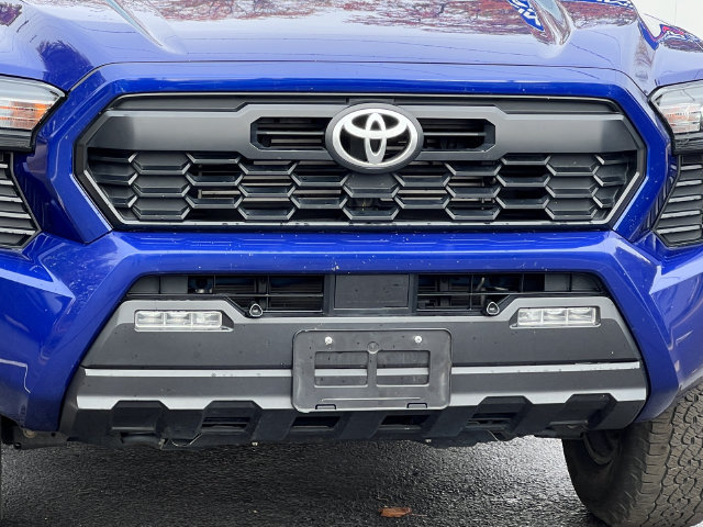Used 2024 Toyota Tacoma TRD Off-Road AWD/4WD image 37