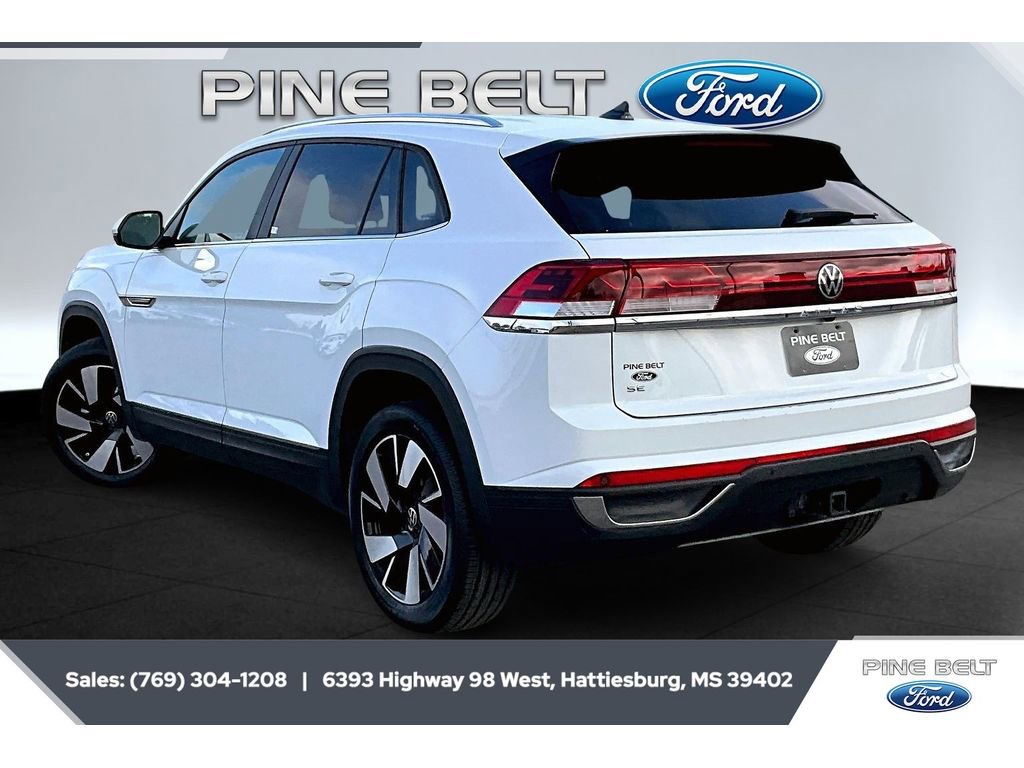 Used 2024 Volkswagen Atlas Cross Sport SE image 2