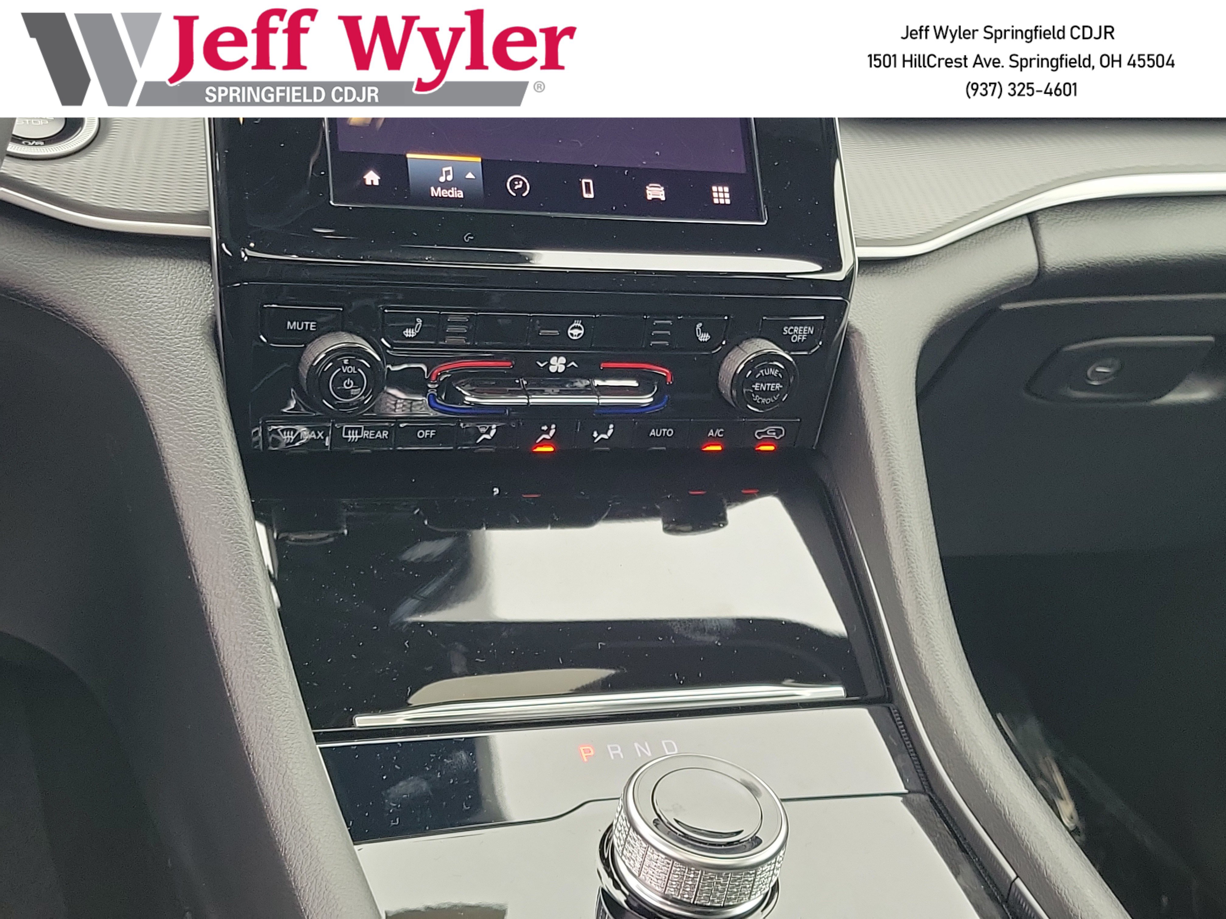 New 2026 Jeep Grand Cherokee Laredo X AWD/4WD image 12