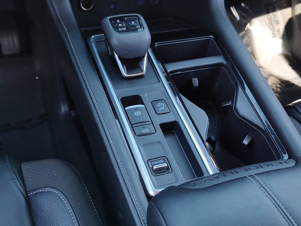 Used 2024 Nissan Pathfinder SL image 23