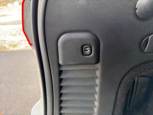 Used 2014 Jeep Grand Cherokee Overland w/ Advanced Technology Group image 13