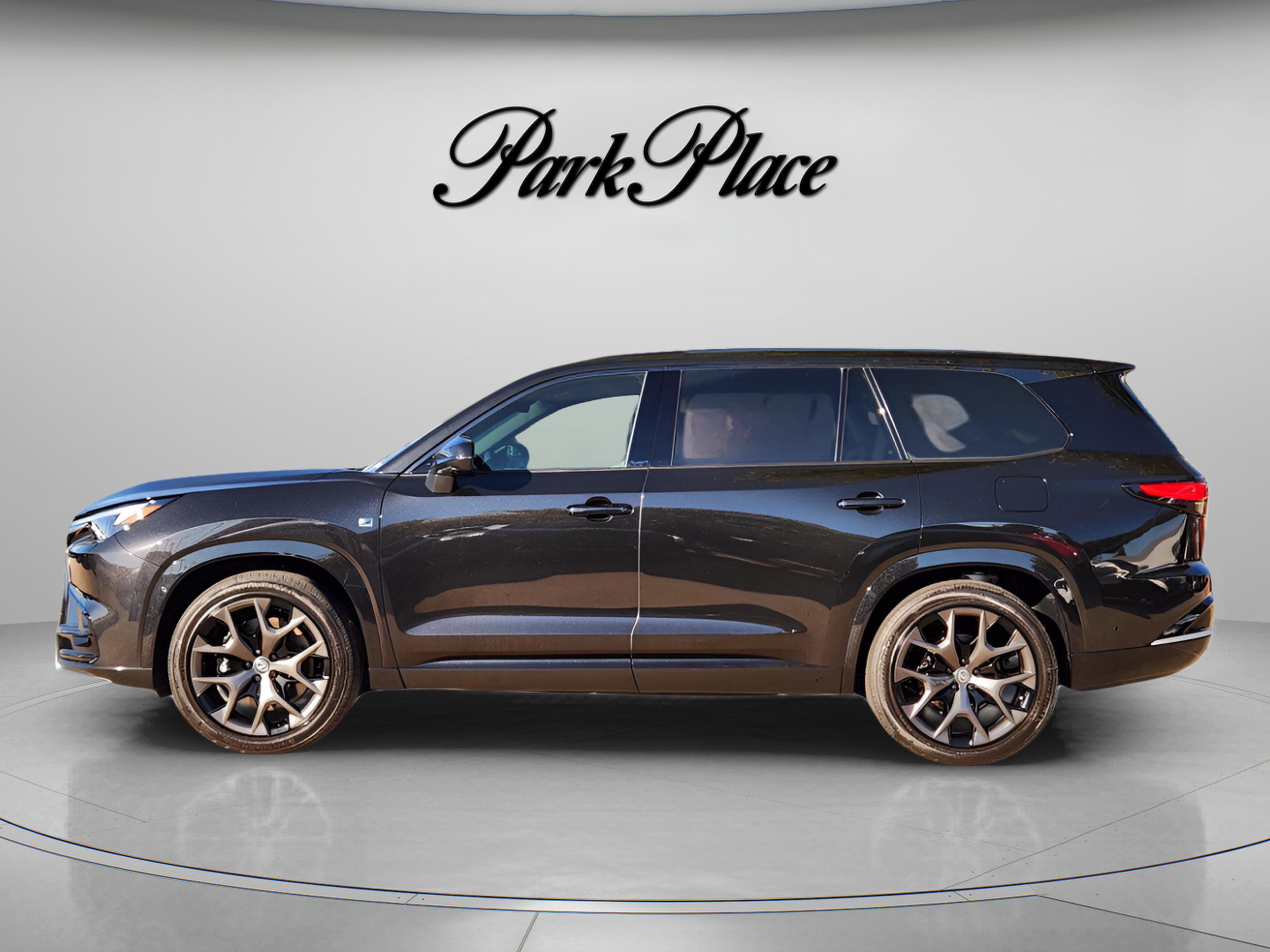 New 2026 Lexus TX 500h AWD image 2