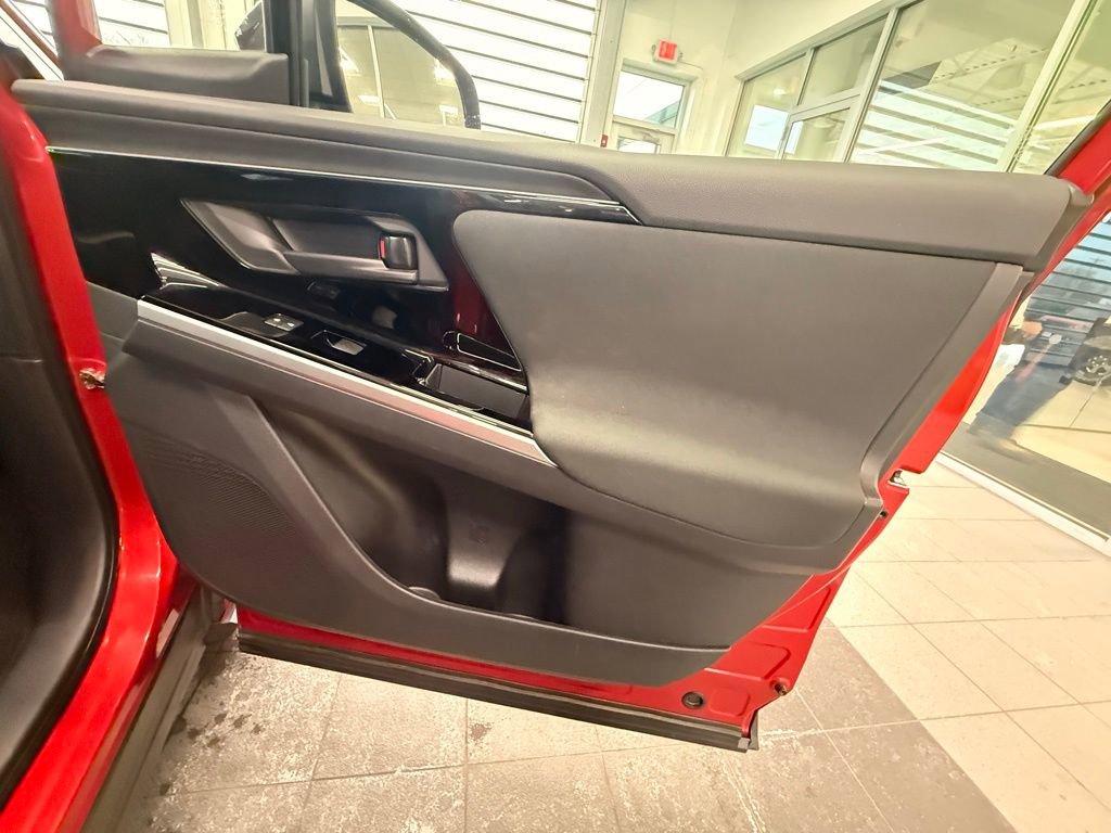 Used 2023 Subaru Solterra AWD image 35