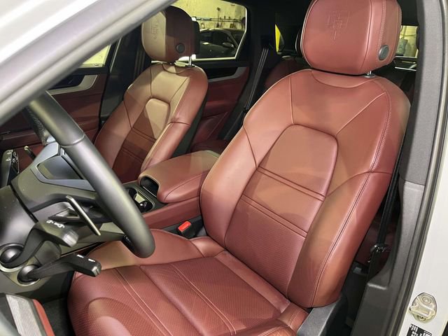 Certified 2025 Porsche Cayenne E-Hybrid image 17