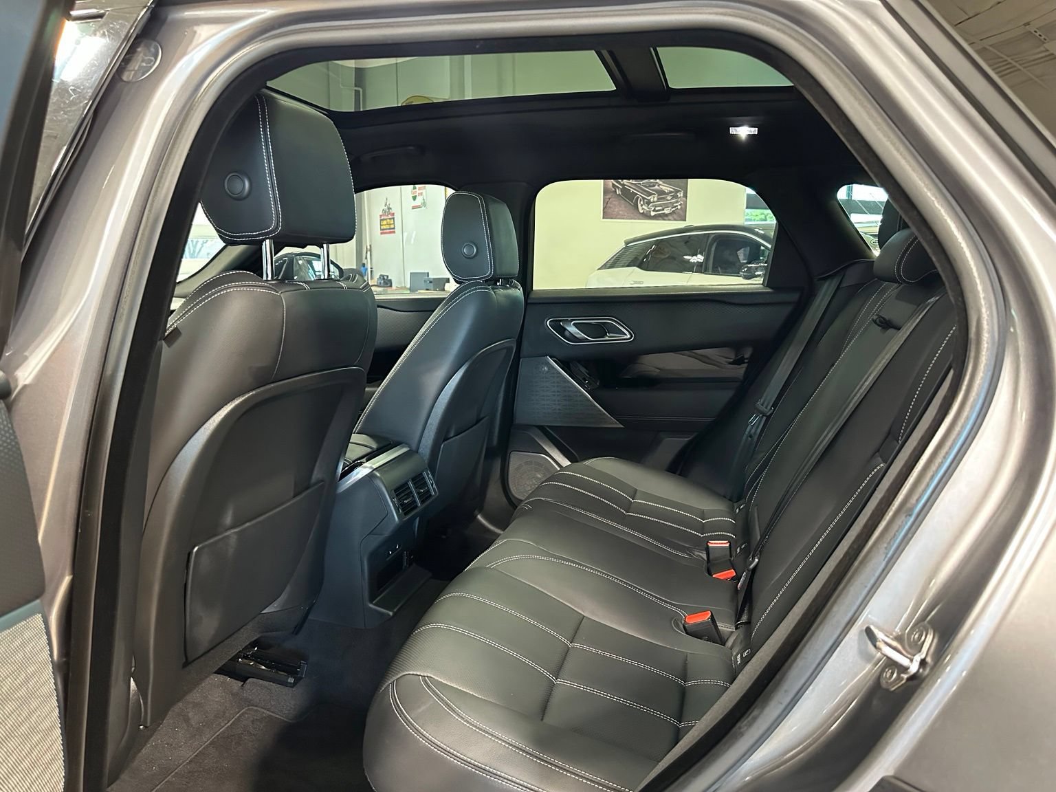 Used 2022 Land Rover Range Rover Velar R-Dynamic S AWD/4WD image 38