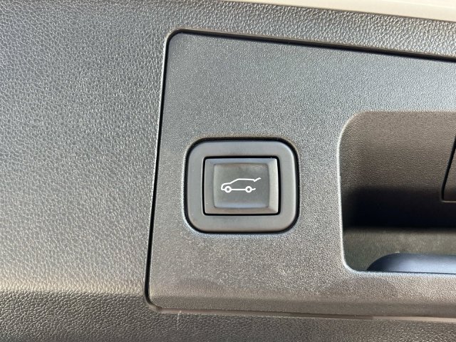 Certified 2025 Cadillac XT4 Premium Luxury AWD/4WD image 11