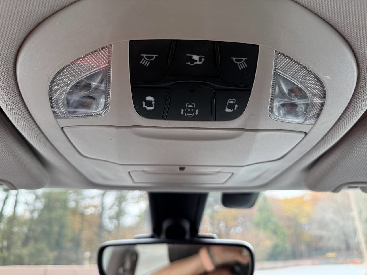 Used 2017 Chrysler Pacifica Touring-L image 38