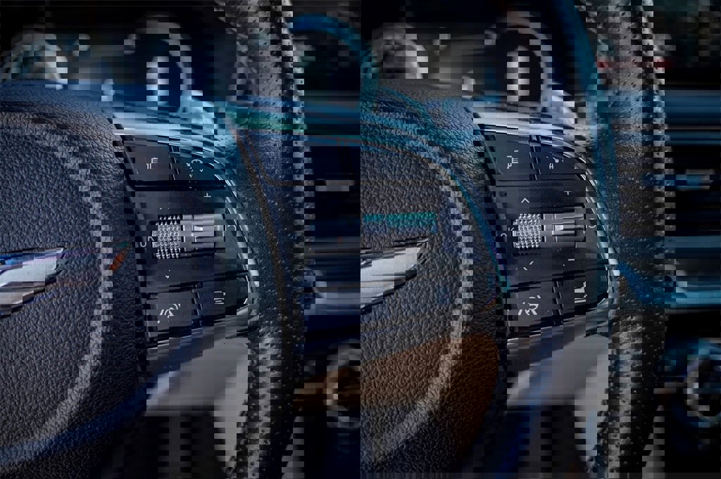 Used 2022 Genesis G70 3.3T image 17