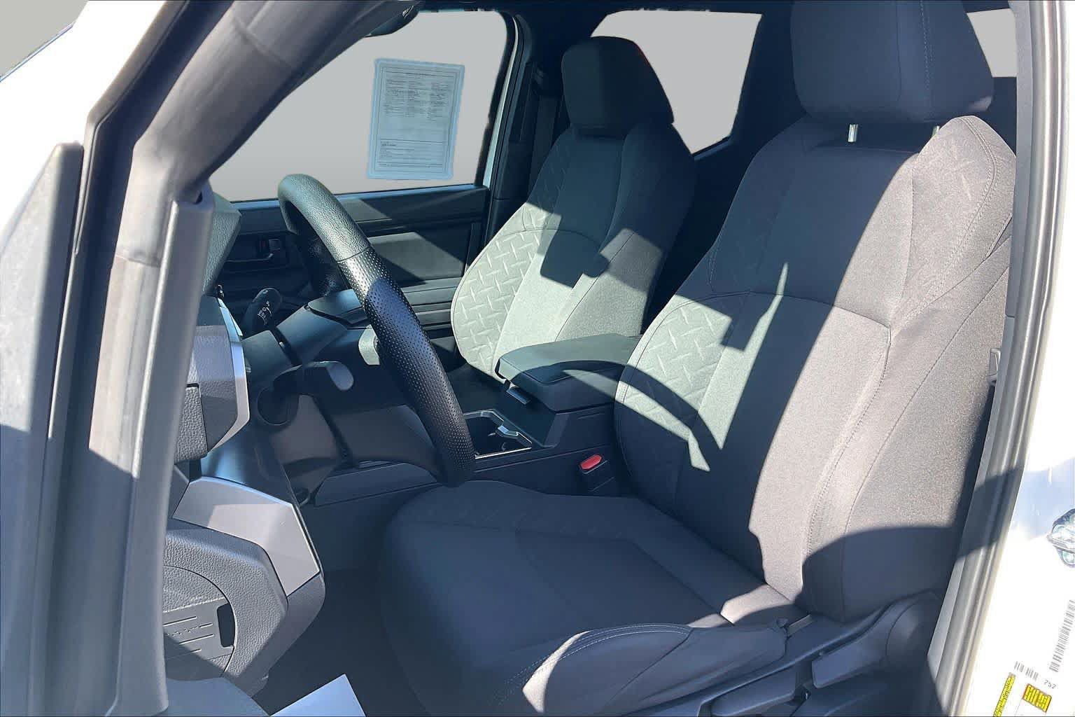 Used 2025 Toyota Tacoma SR5 AWD/4WD image 7