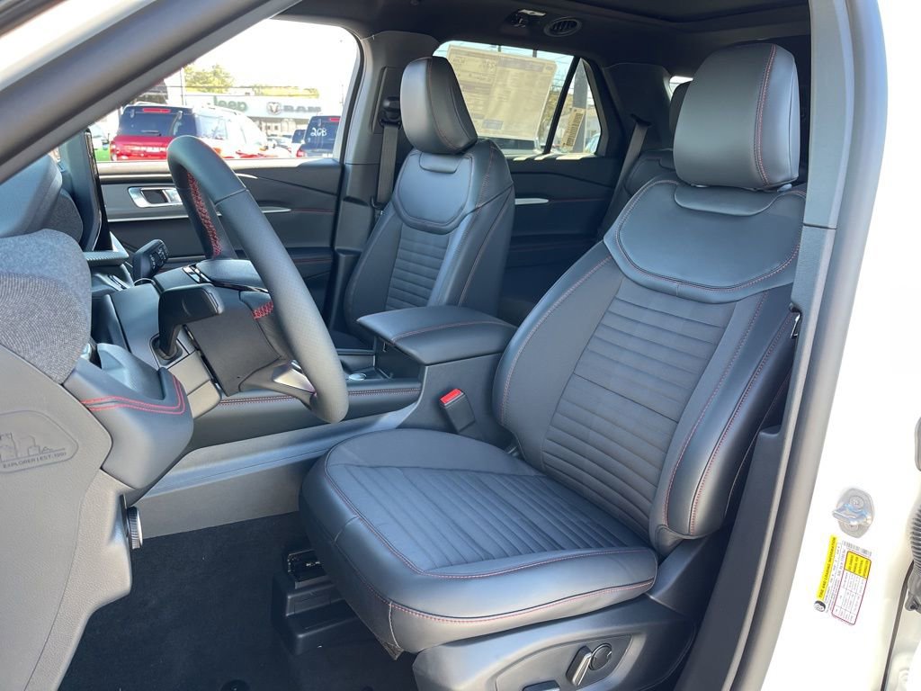 New 2026 Ford Explorer ST-Line w/ ST-Line Street Pack image 18