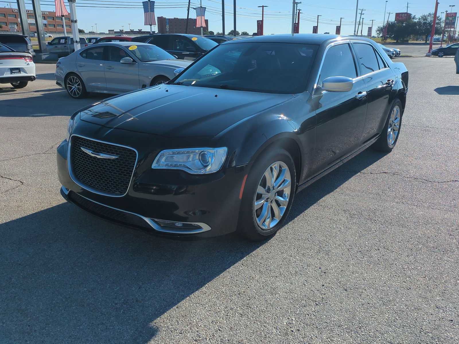 Used 2015 Chrysler 300 C Platinum w/ Harman/Kardon Audio Group image 4