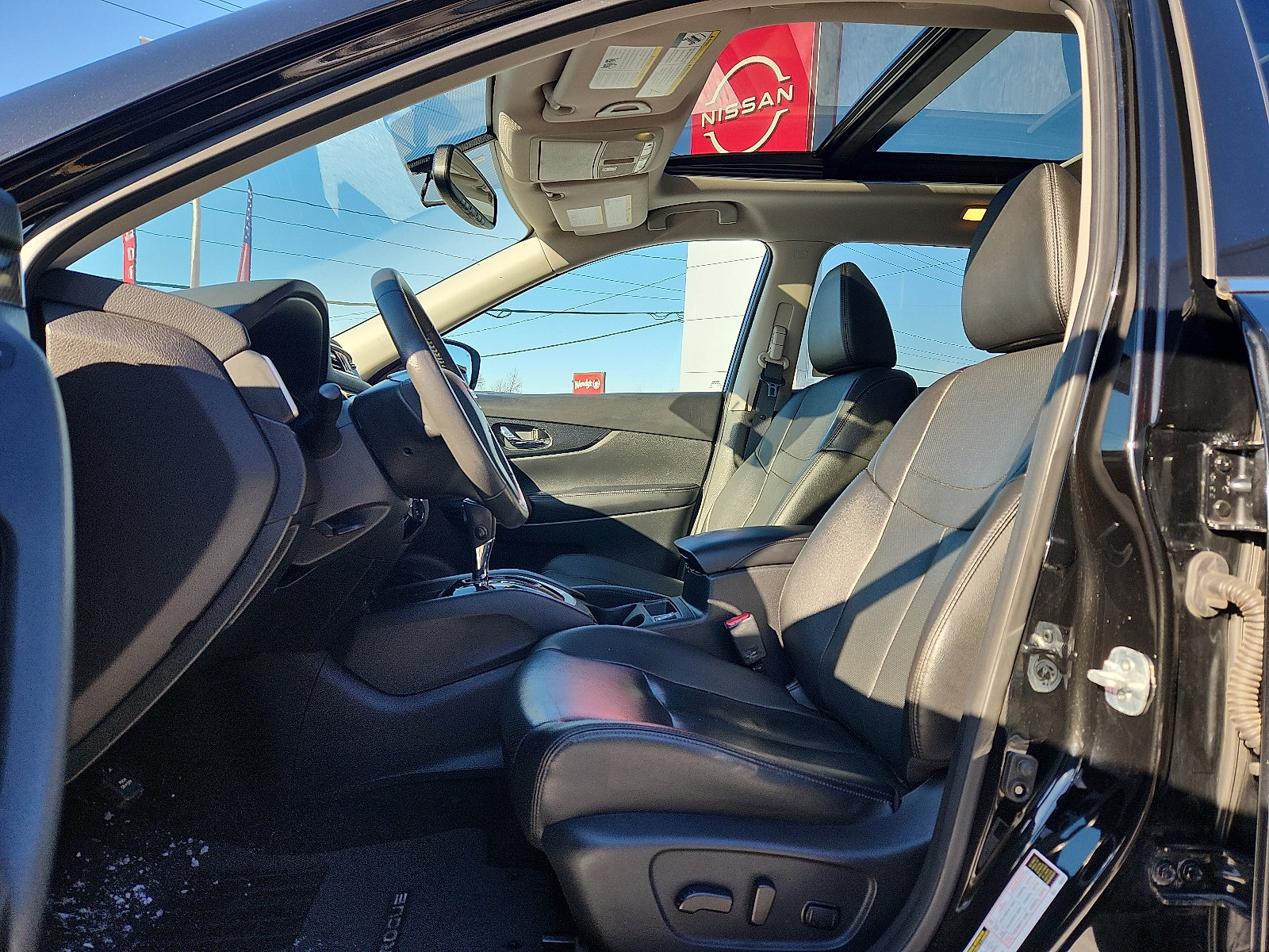 Used 2016 Nissan Rogue SL w/ SL Premium Package image 13