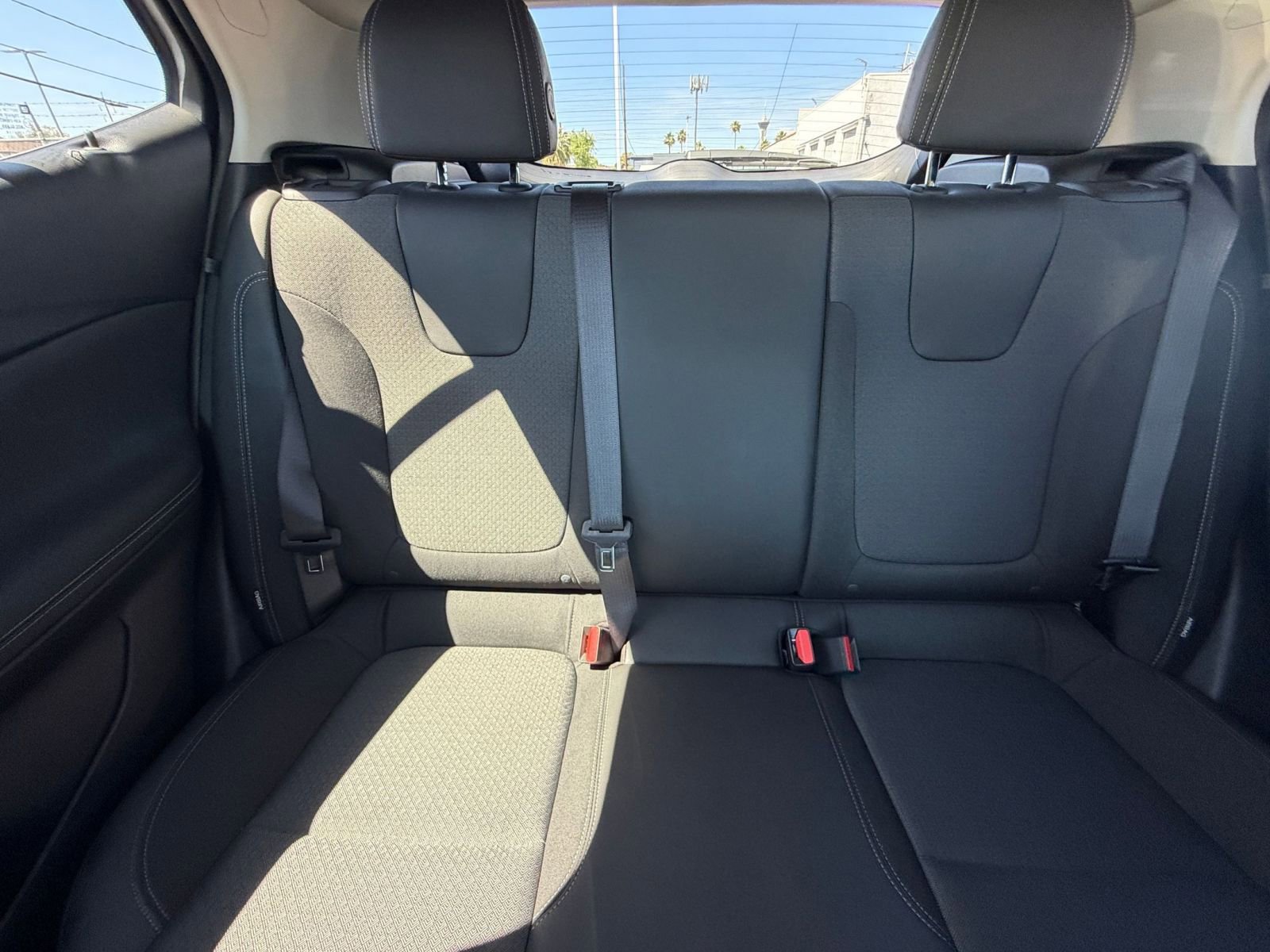 Used 2025 Buick Encore GX Preferred image 37