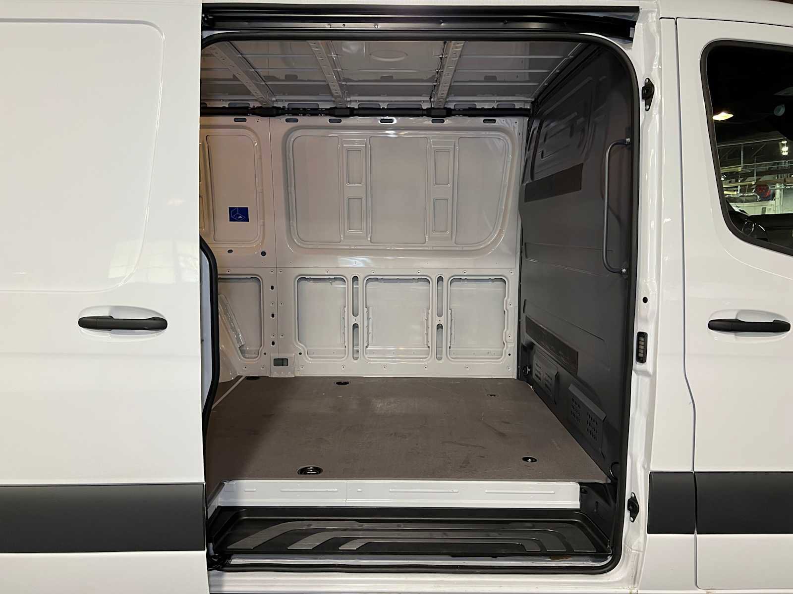 Used 2025 Mercedes-Benz Sprinter 2500 image 12