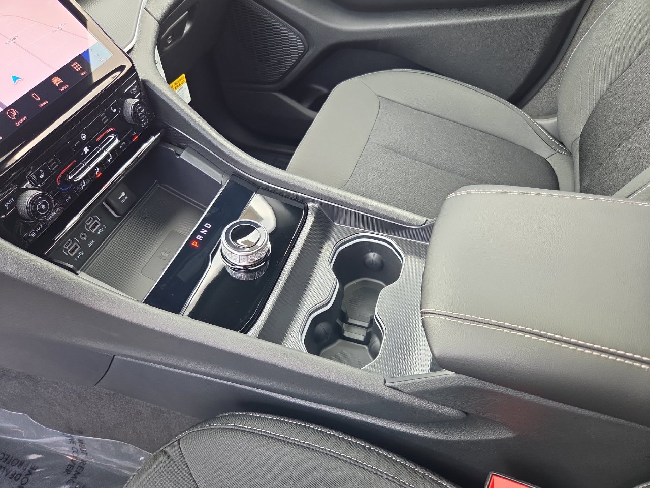 New 2027 Jeep Grand Cherokee Laredo X RWD image 16
