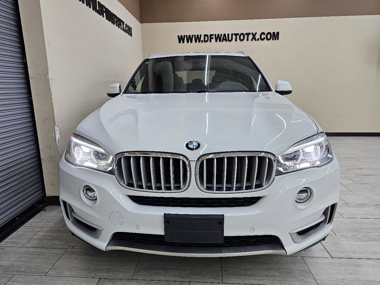 Used 2018 BMW X5 xDrive35i w/ M Sport Package AWD/4WD image 3