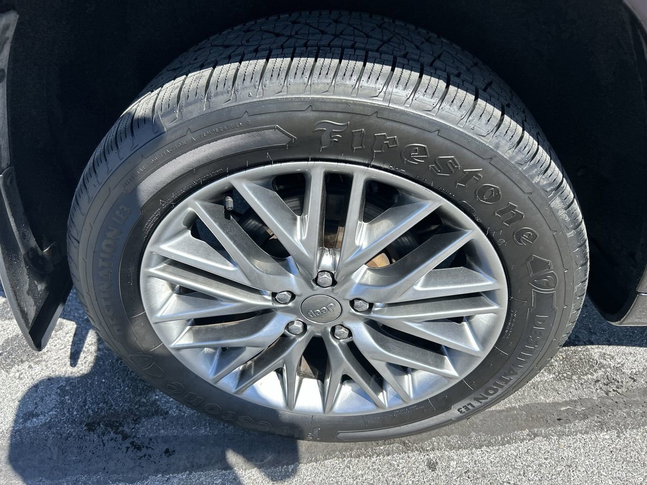 Used 2018 Jeep Grand Cherokee Summit AWD/4WD image 9