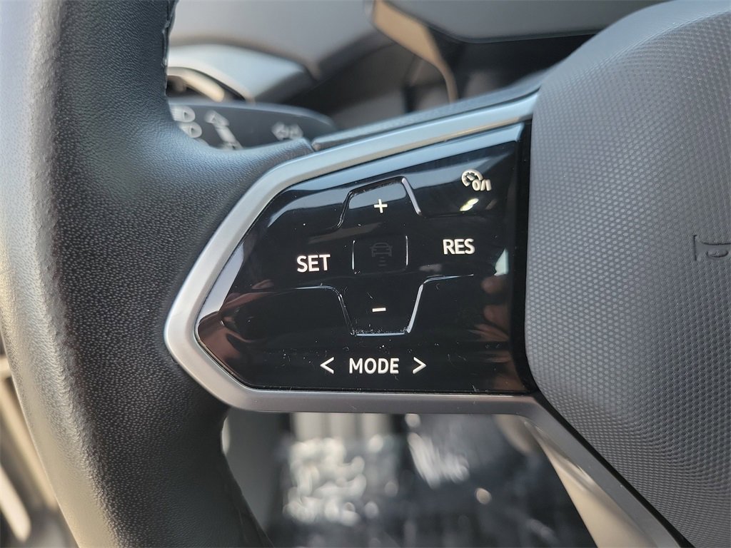 Used 2023 Volkswagen ID.4 Pro image 6