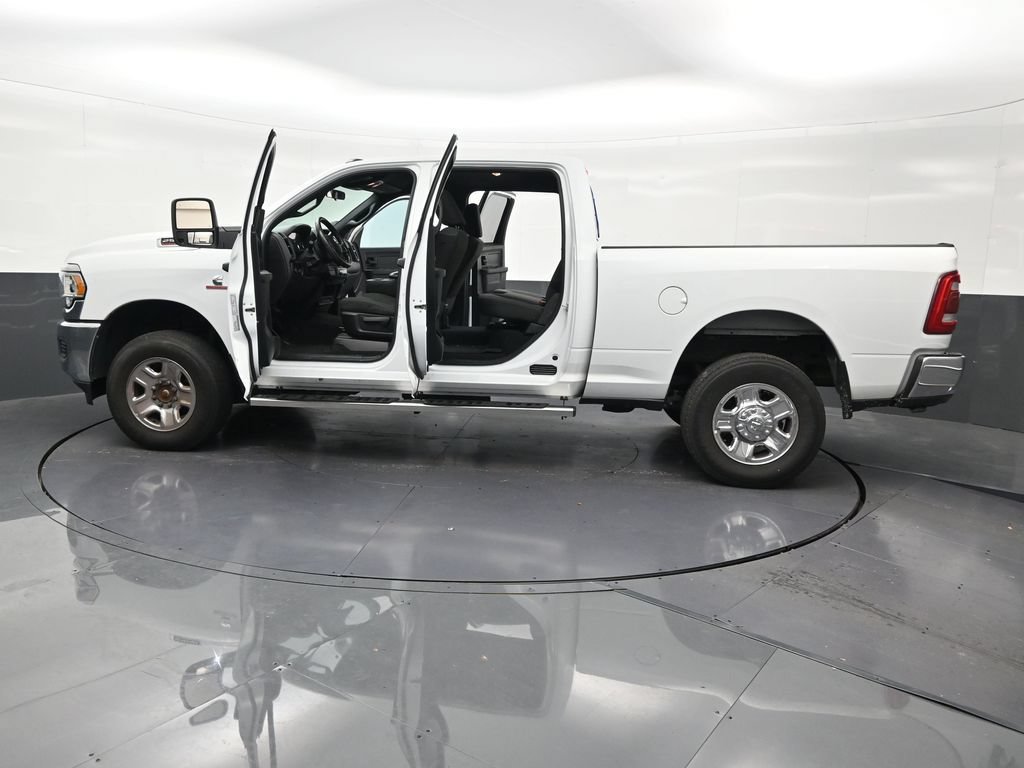 Used 2024 RAM 2500 Tradesman w/ Chrome Appearance Group AWD/4WD image 34
