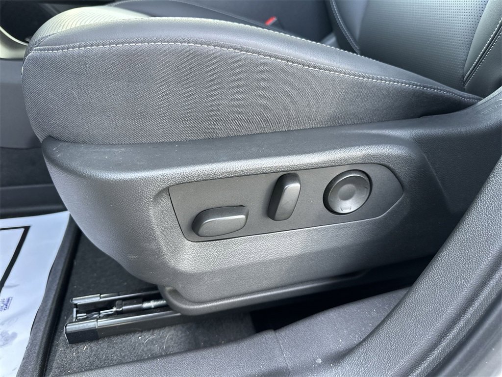 Used 2025 Buick Envision Preferred image 12