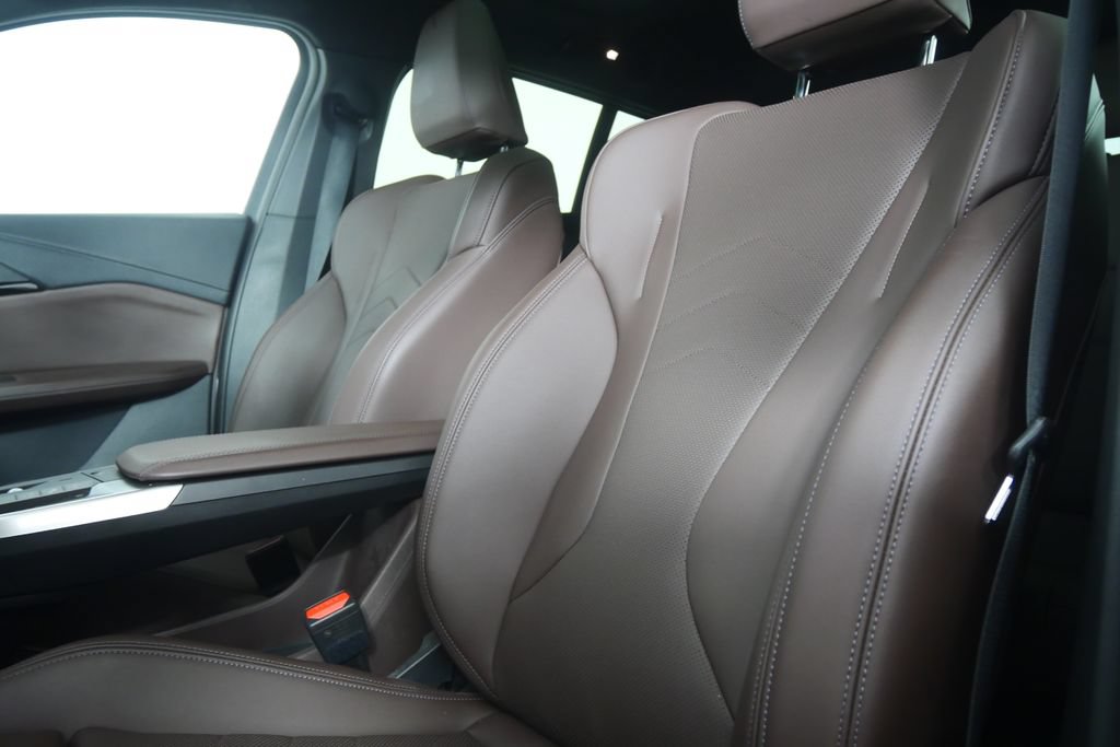 Certified 2025 BMW X2 xDrive28i AWD/4WD image 10