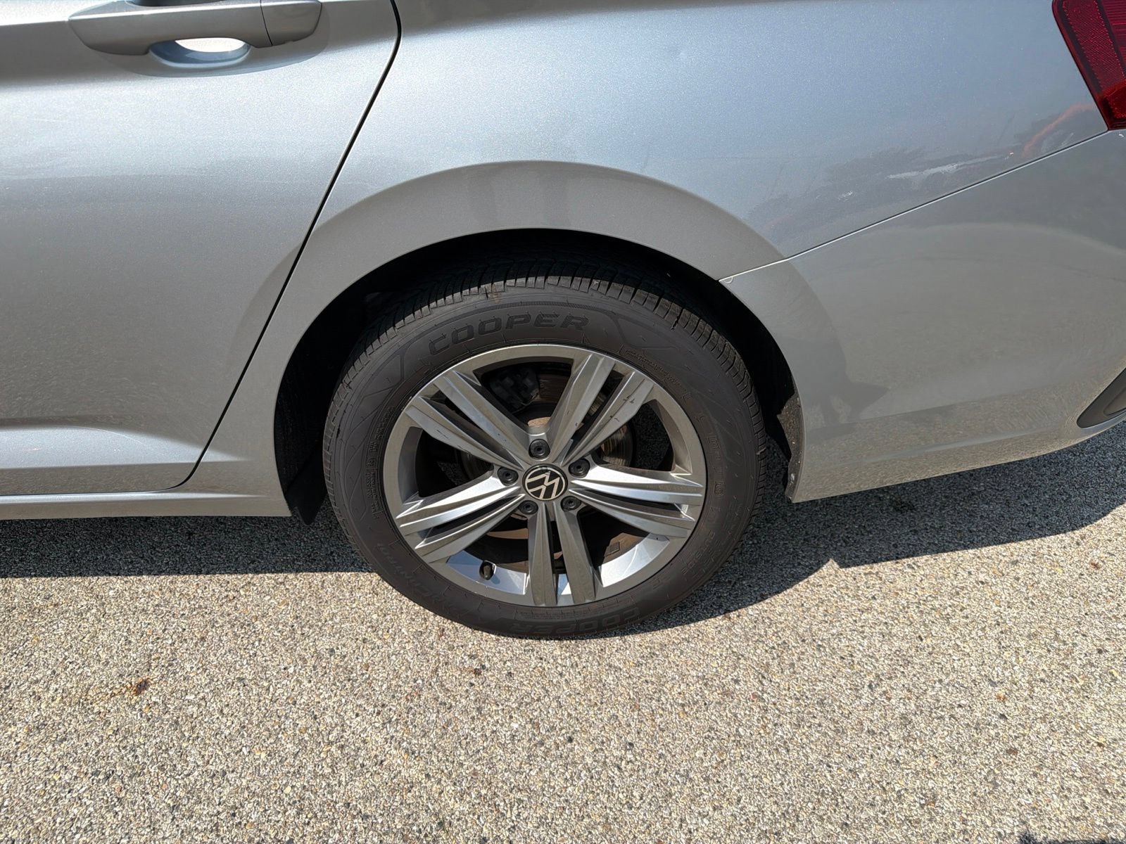 Certified 2023 Volkswagen Jetta SE FWD image 9