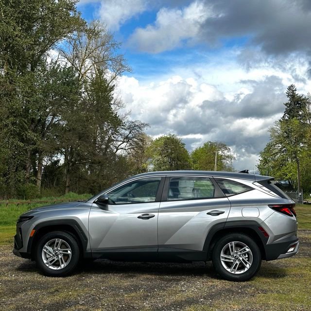 Certified 2025 Hyundai Tucson SE image 7