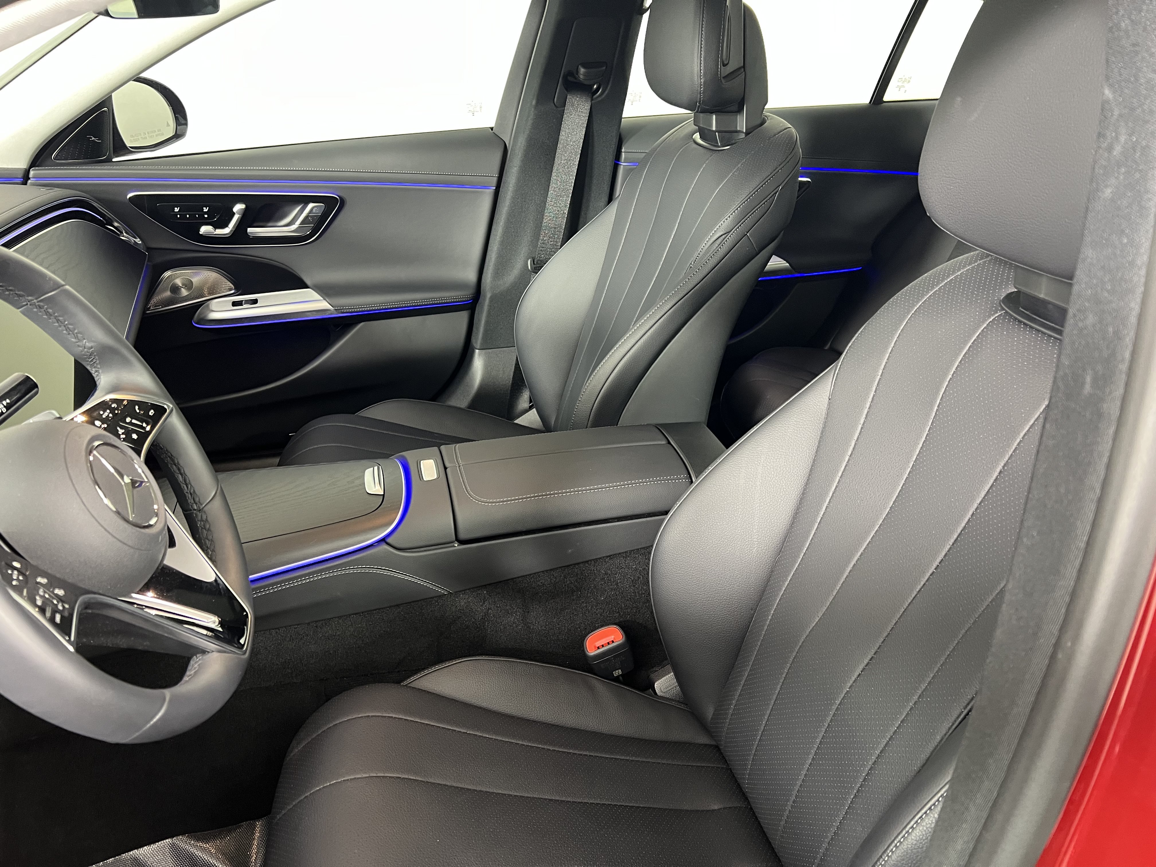 Used 2025 Mercedes-Benz E 350 4MATIC Sedan image 16