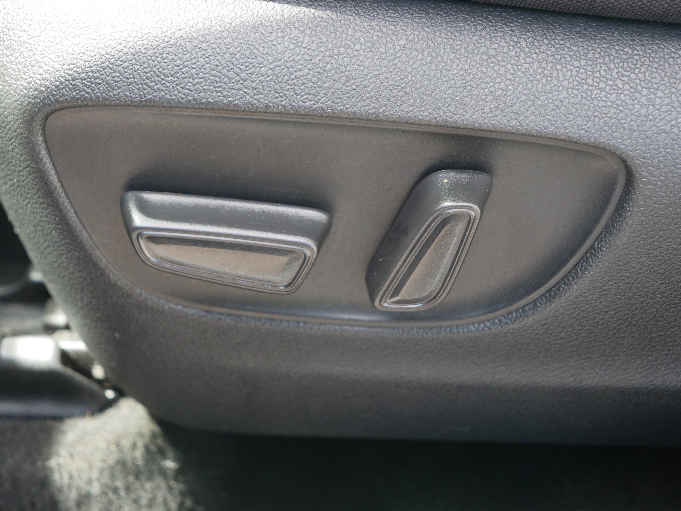 Used 2021 Toyota Highlander LE AWD/4WD image 20