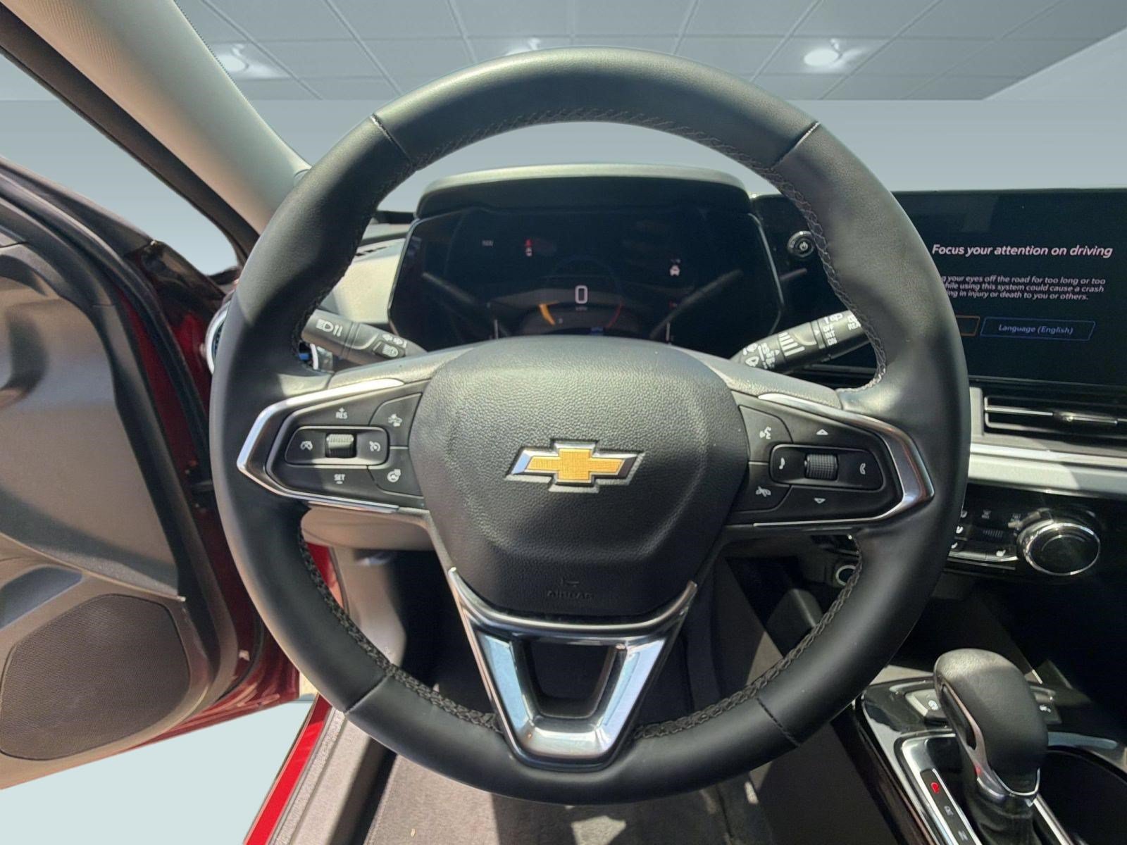Used 2025 Chevrolet Trax LT w/ LT Convenience Package FWD image 25