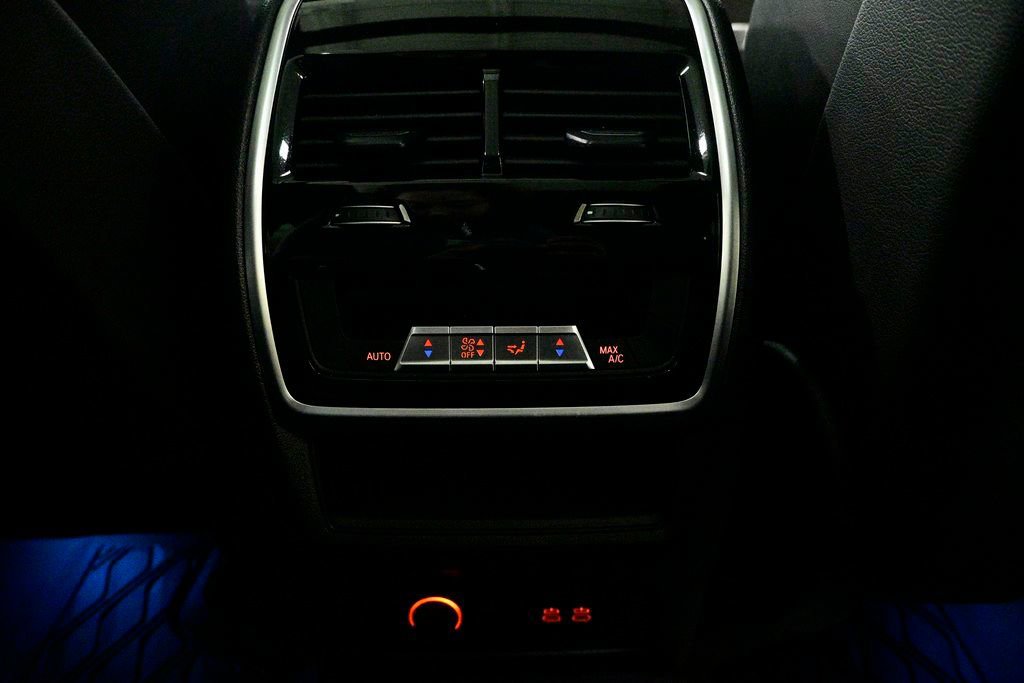 Used 2025 BMW X5 xDrive50e w/ Premium Package image 19