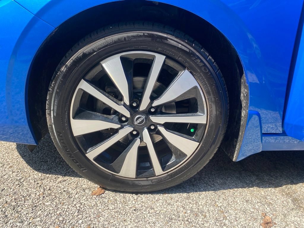 Used 2024 Nissan Sentra SV w/ SV Premium Package FWD image 25