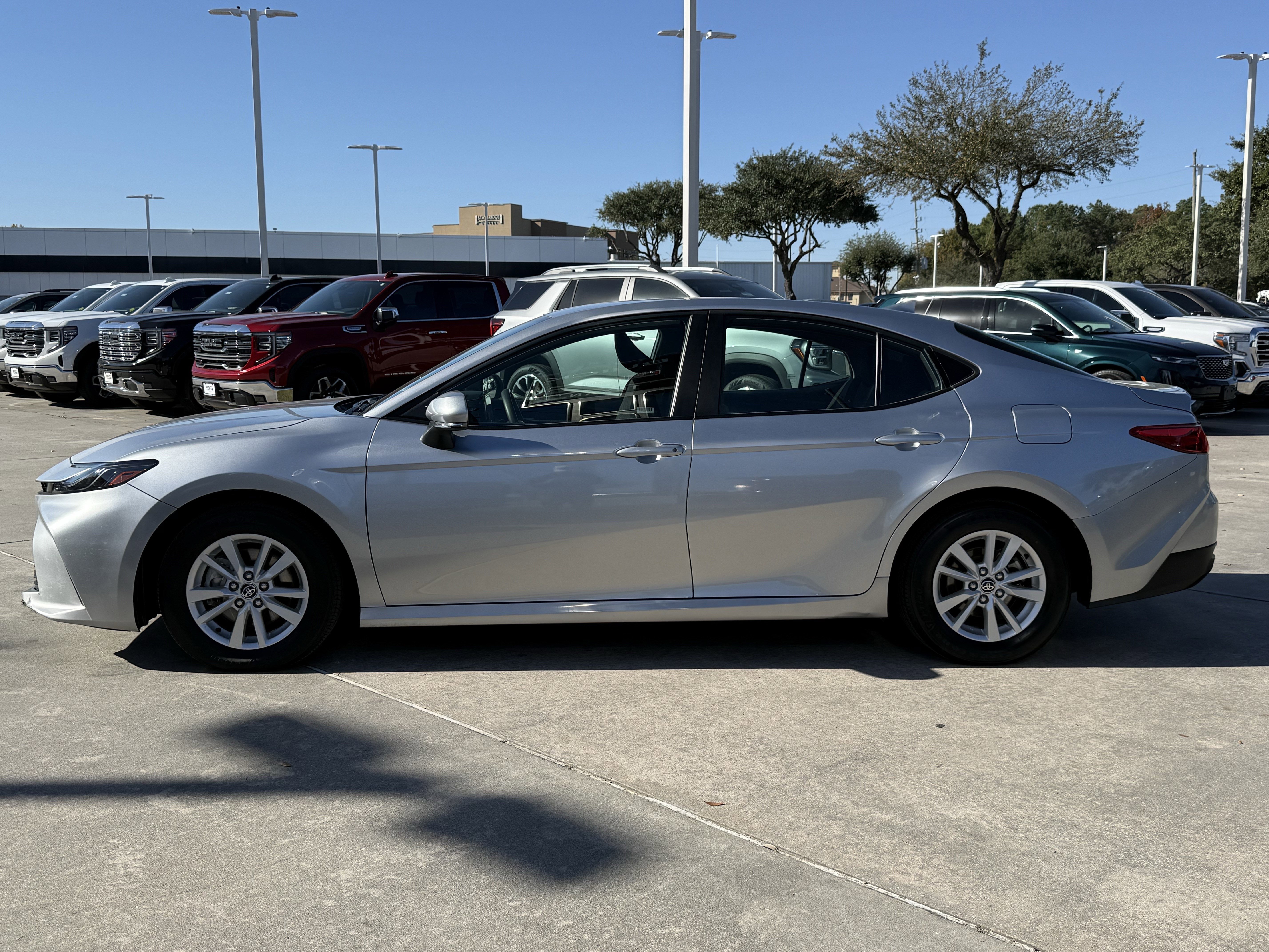 Used 2025 Toyota Camry LE image 8